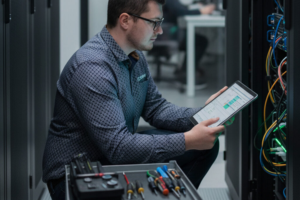 Lire la suite à propos de l’article Maintenance informatique entreprise : réduire les pannes, éviter les arrêts et sécuriser votre activité